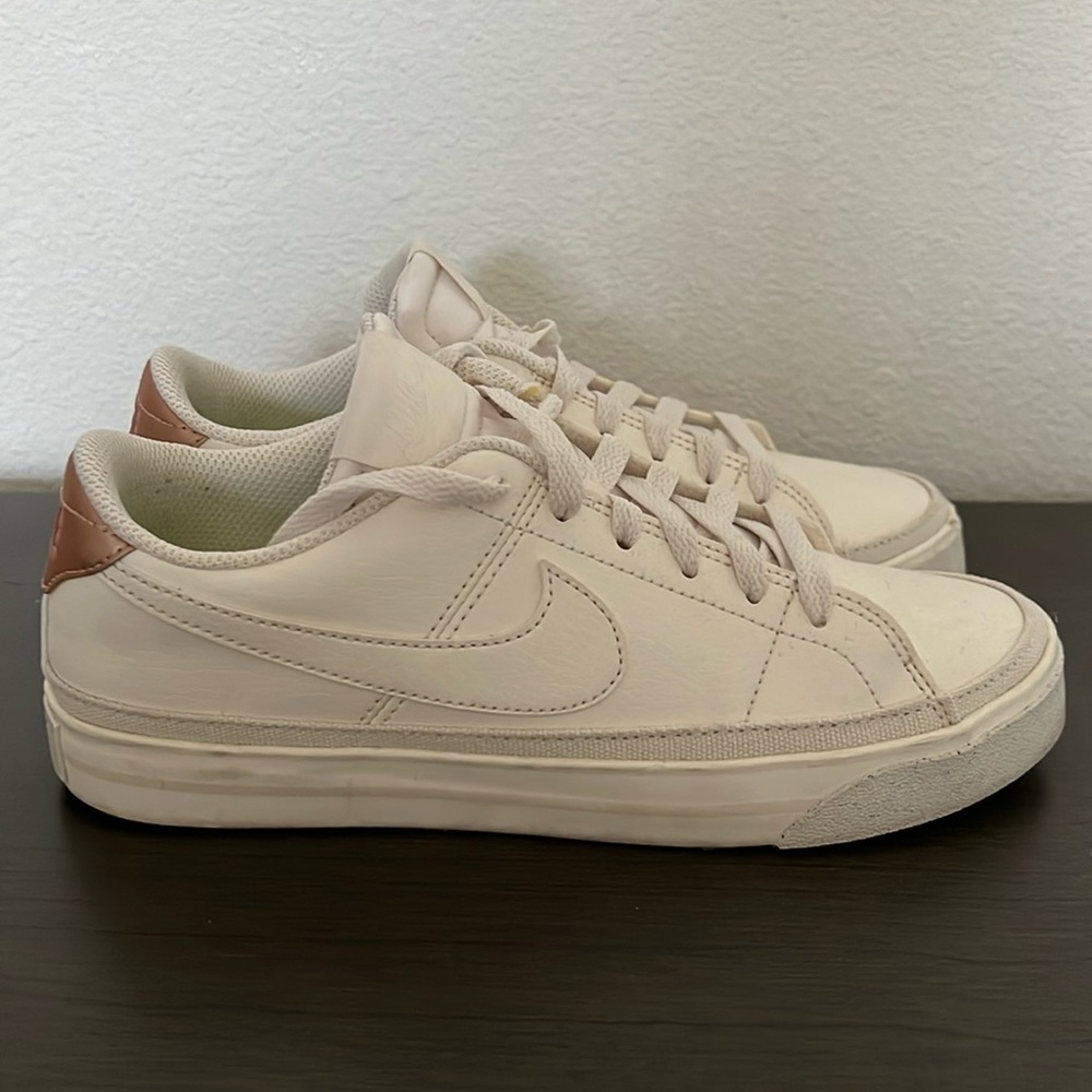 Nike Court Legacy Women’s Phantom/Metallic RED Bronze/Fireberry/Phantom size 6.5